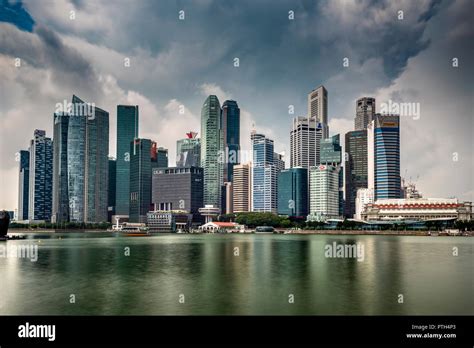 Financial district skyline, Singapore Stock Photo - Alamy