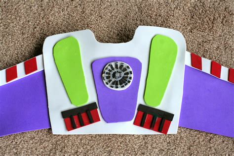 DIY Kids Buzz Lightyear No Sew Halloween Costume | Buzz lightyear diy costume, Buzz lightyear ...