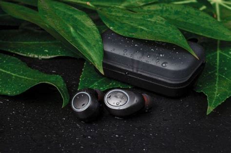 5 Best Waterproof Headphones In 2024 (Great For Swimming)