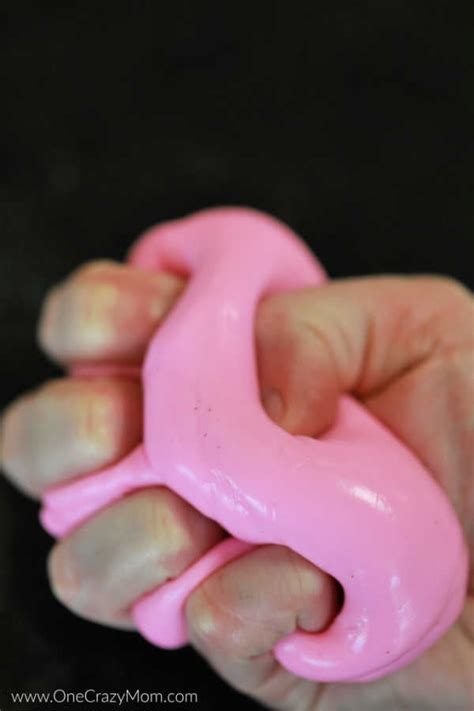 Homemade Silly Putty - Quick and Easy DIY Silly Putty