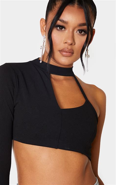 Black Crepe One Shoulder Cut Out Detail Crop Top | PrettyLittleThing USA