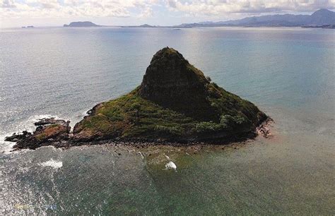 Discover Chinaman's Hat and Kualoa Regional Park