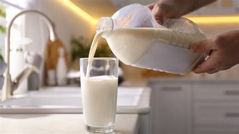 Here's What Really Happens If You Drink Spoiled Milk