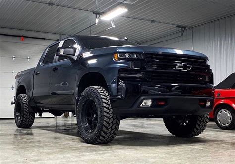 2019 Chevrolet Silverado Trail Boss equipped with a Fabtech 1.5" Lift ...