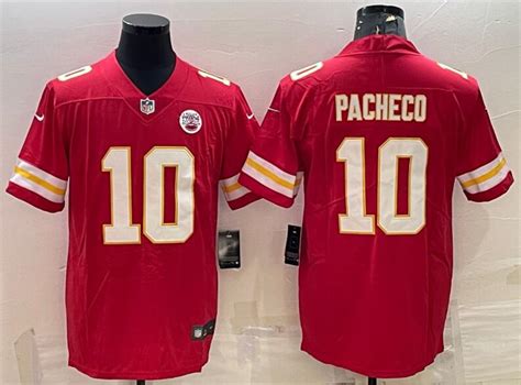 Nike Chiefs 10 Isiah Pacheco Red Vapor Untouchable Limited Jersey