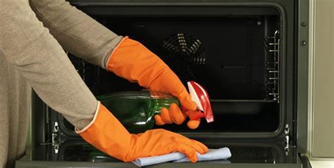 How to Steam Clean Oven？Simple Ways to Make Your Oven Tidy [2022]