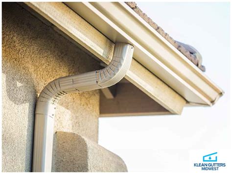 Vinyl Gutters: Why Few Experts Recommend Them