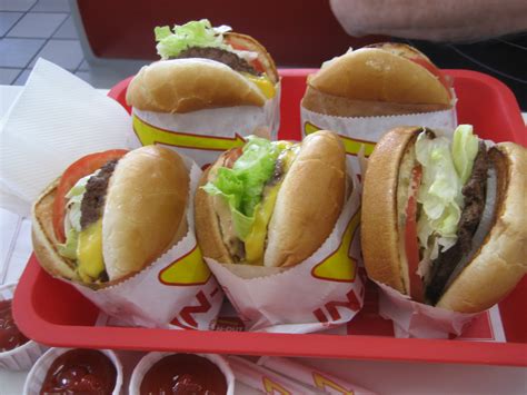 File:File-In-N-Out Burger hamburgers and cheeseburgers.jpg - Wikimedia Commons