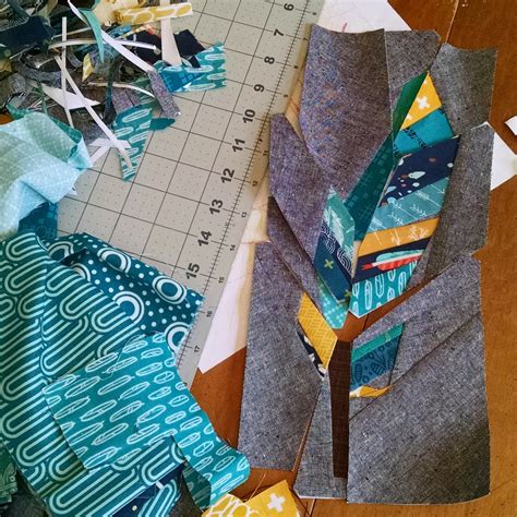 It's Maggie Made: Contour Feather Mini Quilt