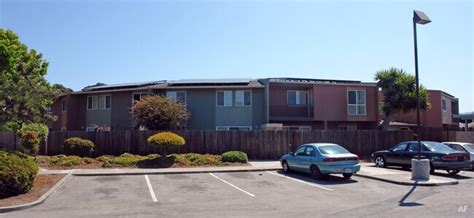 Crescent Park Apartments - 5004 Hartnett Ave Richmond CA 94804 | Apartment Finder