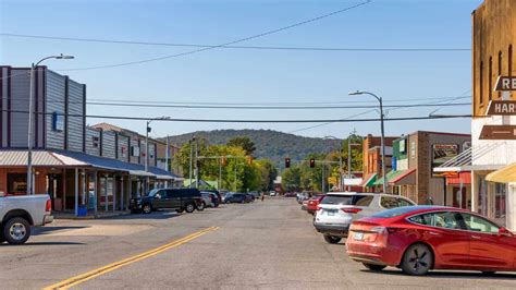 Stilwell, Oklahoma - Cities Of The Ozarks (Visitor's Guide)