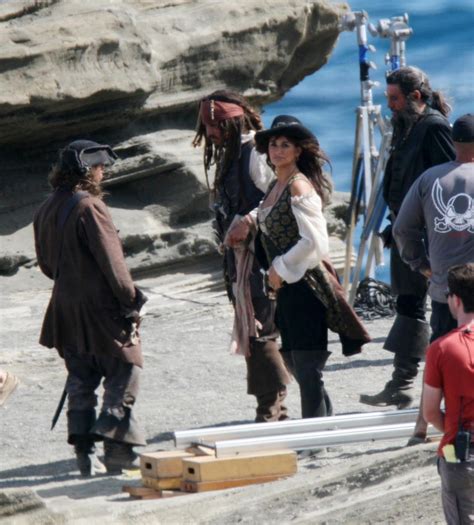 johnny depp reads: Penelope Cruz pics on Pirates 4: On Stranger Tides set