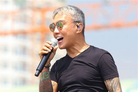 Arnel Pineda Slams Racists: "I Won’t Stop Singing For JOURNEY"