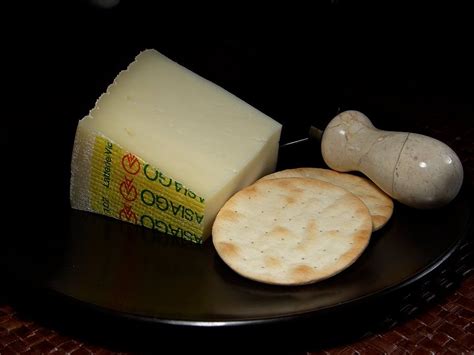 What Does Asiago Cheese Taste Like? - BlogChef