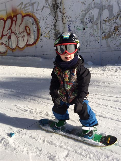 Spring is great for kids snowboarding? Advice from MINT Snowboarding