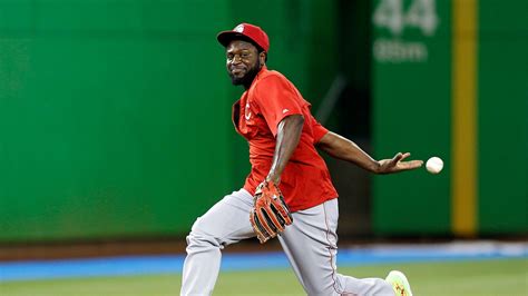 Cincinnati Reds' Second Basemen Brandon Phillips Makes A Spectacular ...