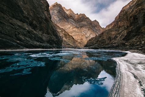 Frozen Zanskar River in Ladakh, India. [6000 x 4000] [OC] : r/EarthPorn