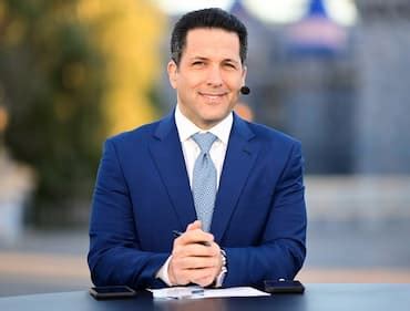 Adam Schefter Bio, Age, Parents, ESPN, Net Worth, Salary, Wife