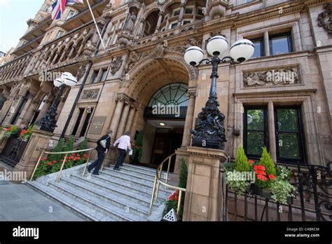 hotel russell london Stock Photo - Alamy