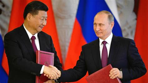 Russia, China Reducing Dollar Trade | Financial Tribune