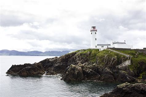 Lighthouse Ireland Sea - Free photo on Pixabay