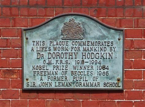 Read the Plaque - Plaque commemorating Dorothy Hodgkin