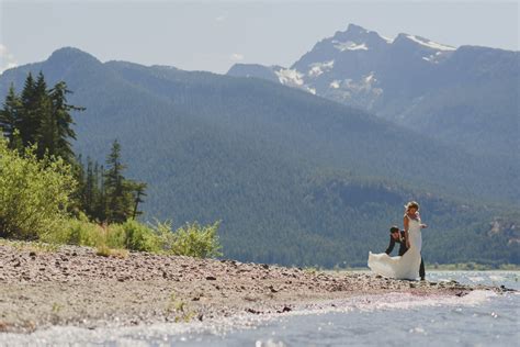 summer wedding strathcona park lodge