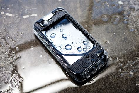 Review: Waterproof iPhone Cases | WIRED