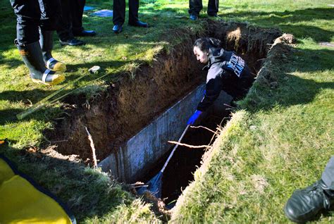 Who am I? Grave exhumed in 40-year mystery of Lynnwood bones ...