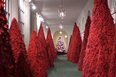 PHOTOS: First lady unveils White House 2018 Christmas decorations ...