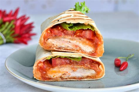 Crispy chicken wrap with spicy tomato salsa - Everyday Delicious