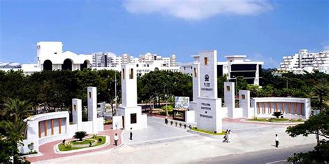 VIT Vellore - Admission, Cutoff, Fees & Placements 2024 | College Pravesh