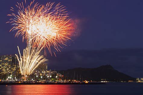 Fireworks Dinner and Sunset Cruise (Waikiki) | Tour Hawaii