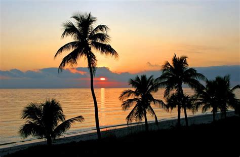 sunset-at-sanibel-island-beach-florida-1 - Waterside Inn