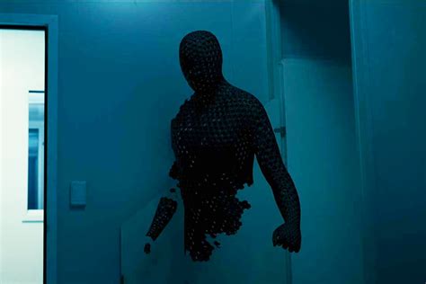 How The 2020 Invisible Man Made Invisible Action Look Real | SYFY WIRE