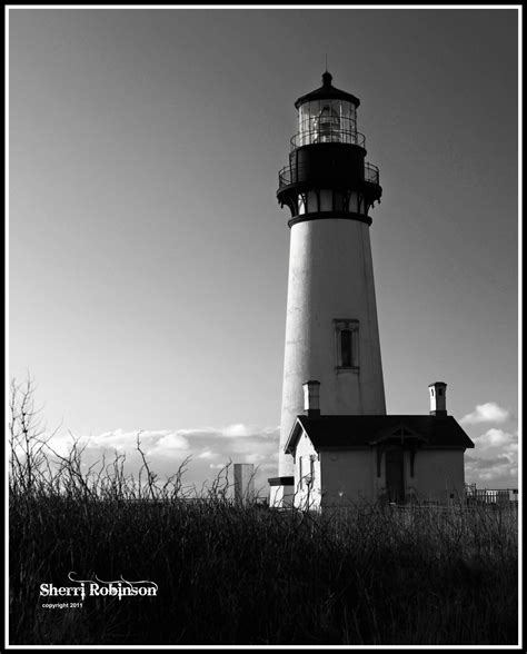 Newport, Oregon Lighthouse | Oregon landscape, Lighthouse, Oregon coast