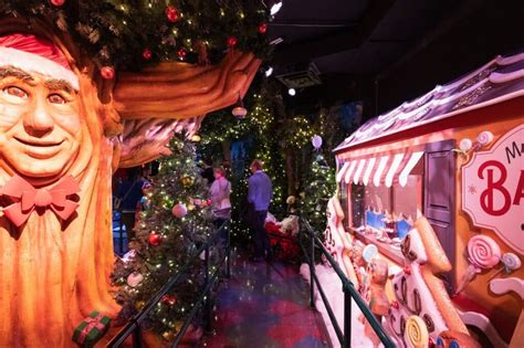 What to Expect at Macy's Santaland: A Complete Guide to Macy's ...