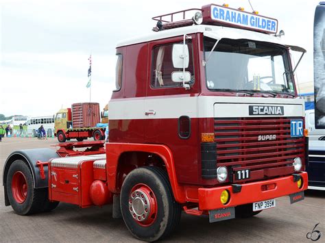 Ein Scania 111 Super in Fairford. (Aufnahme vom 07.07.2012 ...