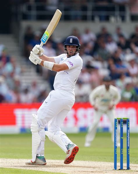 Jamie Overton contributed to an England fightback | ESPNcricinfo.com