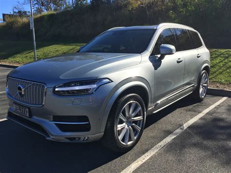 Volvo Image Gallery: 2016 Volvo XC90 T6 AWD Electric Silver