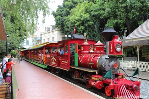 Disneyland Railroad - Main Street U.S.A. - Disneyland Park