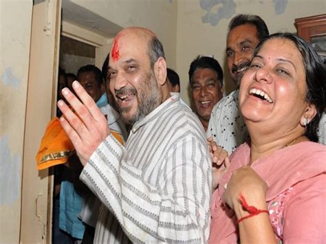 Amit Shah Wife Income Increased 16 Fold In 5 Years