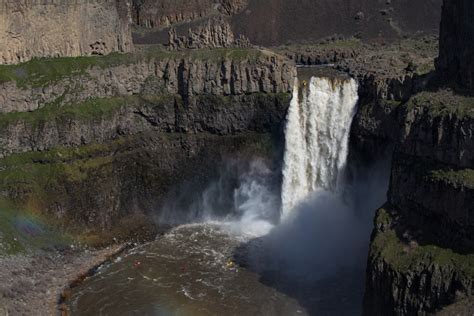 189-Foot Palouse Falls Run by Kayaker Knox Hammack | Canoe & Kayak