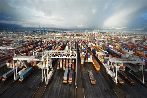 Container sector relieves Port of Rotterdam - Container News