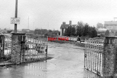 PHOTO 1983 STOKE PRIOR WORCESTERSHIRE ENTRANCE TO BAYER SITE STOKE ...