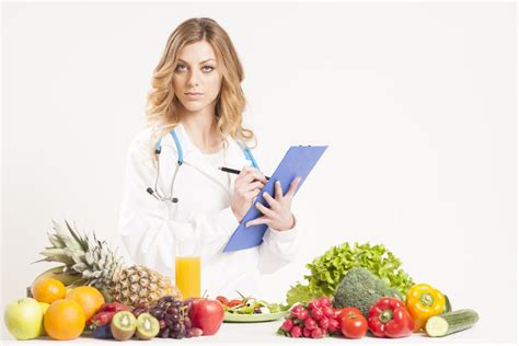 Dietitian - Salary, How to Become, Job Description & Best Schools