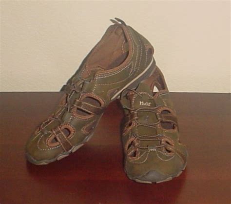 NIB Mudd SNEAKERS Ladies Adventure Athletic Shoes SIZE 11M BROWN Slip On Comfort