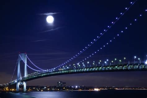 Verrazzano-Narrows Bridge, New York (with Map & Photos)