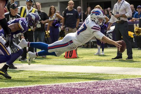 Josh Allen Hurdle: The Bills quarterback goes airborne against the ...