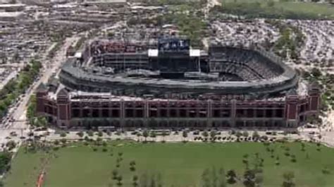 New retractable-roof stadium expected for Texas Rangers